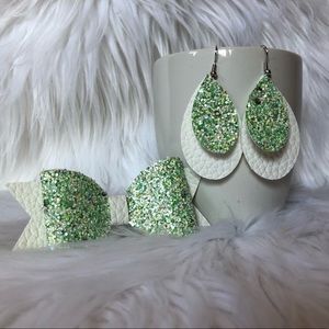 Mommy and me earring and bow set